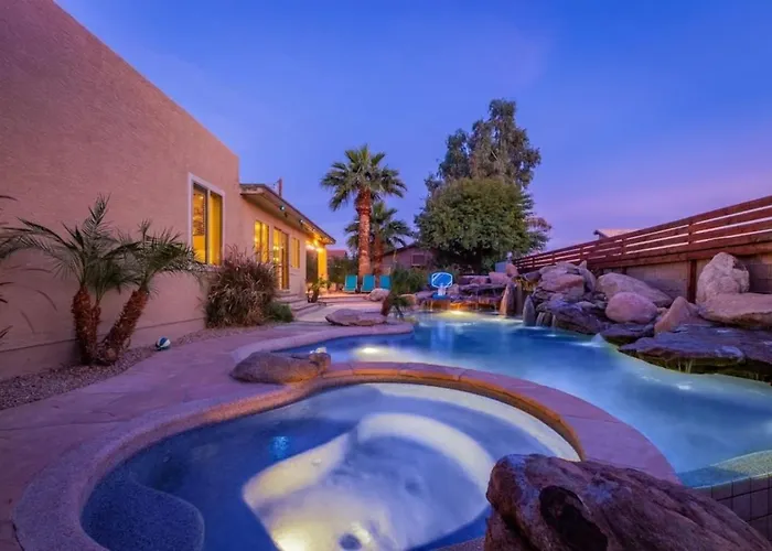 9 Large Bedrooms Private Pool Pool Table *