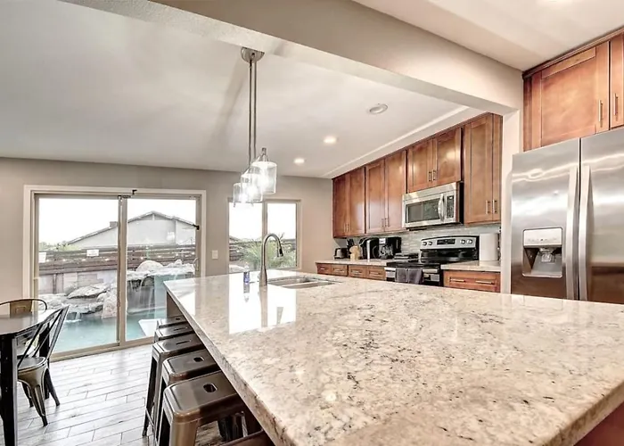 Holiday home 9 Large Bedrooms Private Pool Pool Table