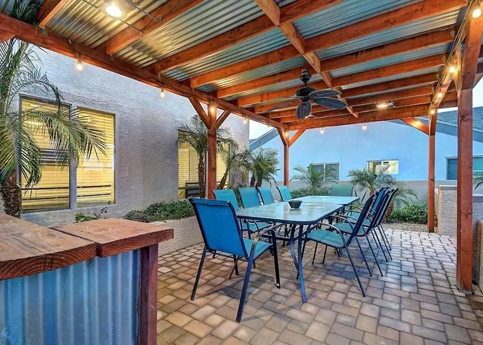 Holiday home 9 Large Bedrooms Private Pool Pool Table *
