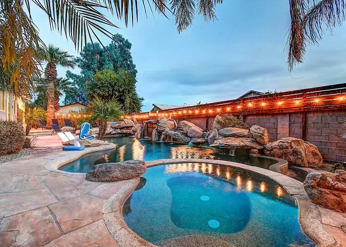 Holiday home 9 Large Bedrooms Private Pool Pool Table *
