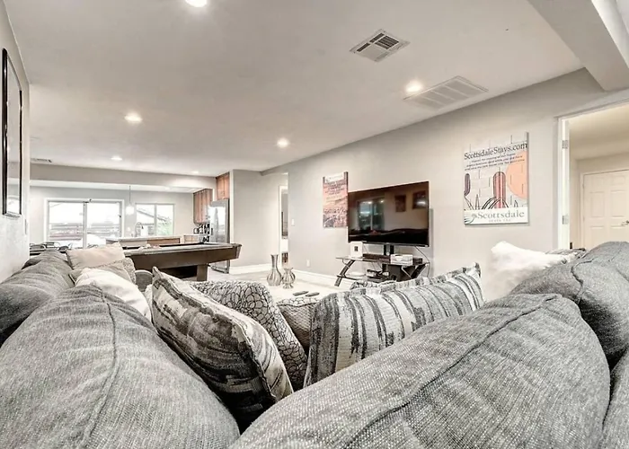 9 Large Bedrooms Private Pool Pool Table Phoenix