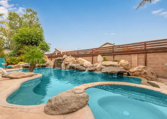 Holiday home 9 Large Bedrooms Private Pool Pool Table *